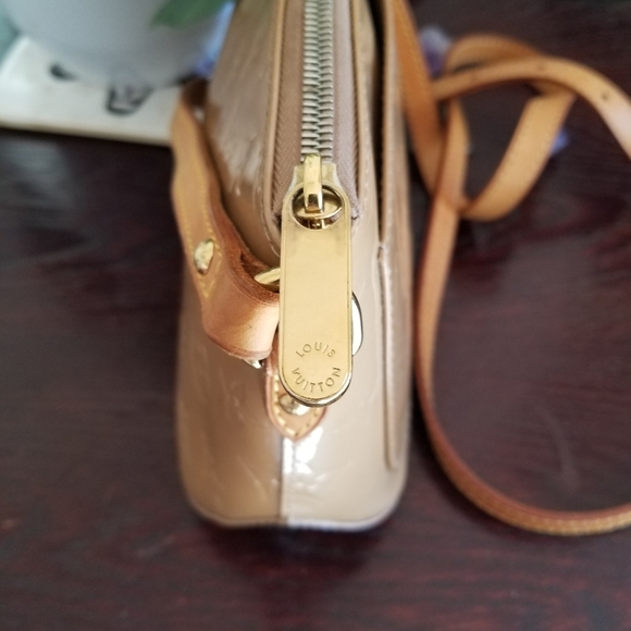 Louis Vuitton  discontinued  Noisette crossbody  bag/ Sale! - Picture 7 of 16